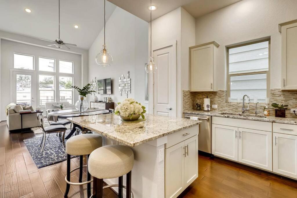 Gorgeous 4 Bed Home On St Mary'S - Minutes To Riverwalk/Pearl San Antonio Exterior foto