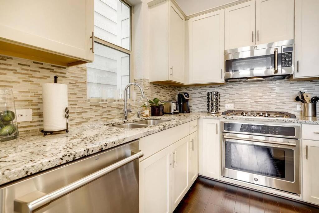 Gorgeous 4 Bed Home On St Mary'S - Minutes To Riverwalk/Pearl San Antonio Exterior foto